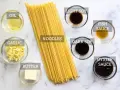 Składniki na pyszne makaron noodle: długie nitki makaronu, czosnek, masło, olej, sos sojowy jasny i ciemny, sos rybny i ostrygowy.