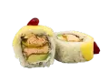 Rolka sushi z łososiem, awokado i żółtym serem. Idealne warzywa do sushi to świeże i chrupiące składniki.