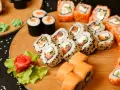 Co potrzebne do sushi? Lista zakupów i narzędzi dla początkujących