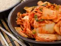 Kimchi: Co to jest? Smak, przepis, zdrowie i jak zacząć