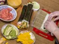 Jak zwinąć sushi w domu? Praktyczny przewodnik krok po kroku