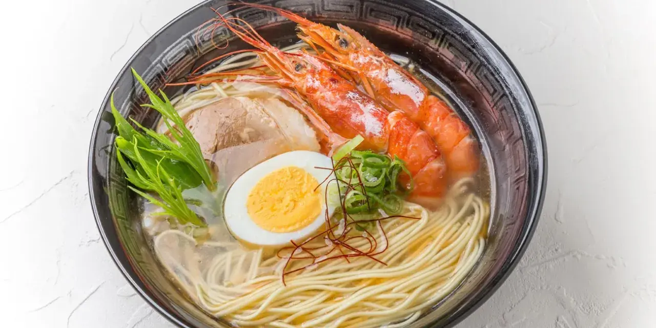 Ramen: Japońska zupa z chińskimi korzeniami poznaj jej tożsamość