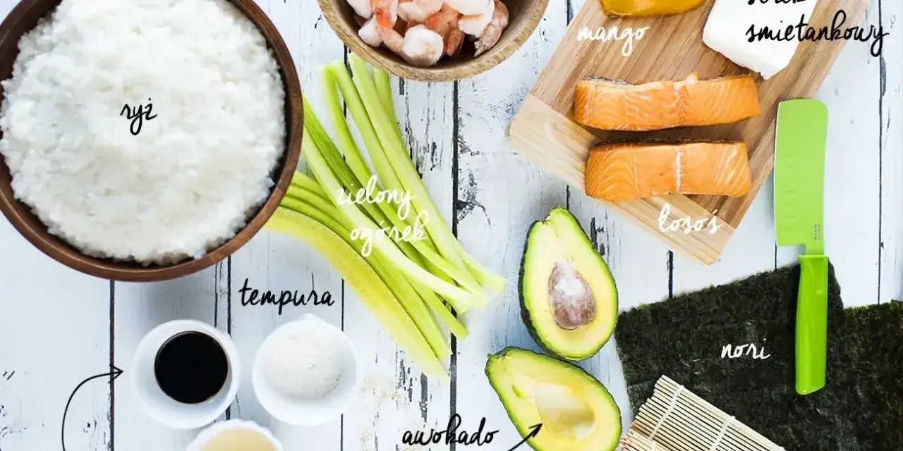Wszystko do sushi: ryż, krewetki, łosoś, awokado, mango, serek śmietankowy, ogórek, nori, sos sojowy, ocet ryżowy i tempura.