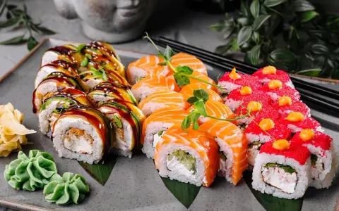 Z czym sushi? Sosy, dodatki, napoje i błędy.
