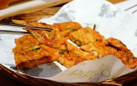 Jak jeść kimchi? Proste sposoby i przepisy na każdy dzień