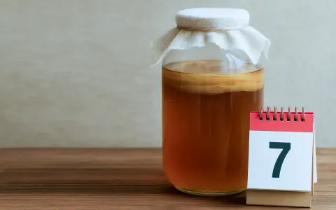 Gotowa kombucha: Jak rozpoznać idealny moment fermentacji?
