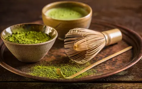 Matcha: Jak pić idealnie? Sekret smaku i pianki krok po kroku