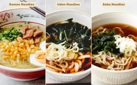 Trzy miski z japońskim makaronem: ramen z jajkiem i kukurydzą, udon z wodorostami i soba z zieloną cebulką.