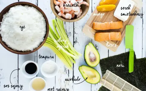 Wszystko do sushi: ryż, krewetki, łosoś, awokado, mango, serek śmietankowy, ogórek, nori, sos sojowy, ocet ryżowy i tempura.