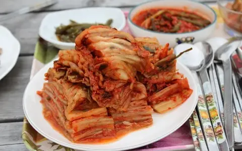 Gdzie kupić kimchi w Polsce? Sprawdź najlepsze miejsca i rodzaje