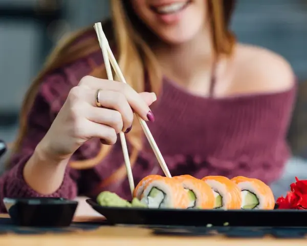Sushi w ciąży: Bezpieczne wybory i czego unikać?