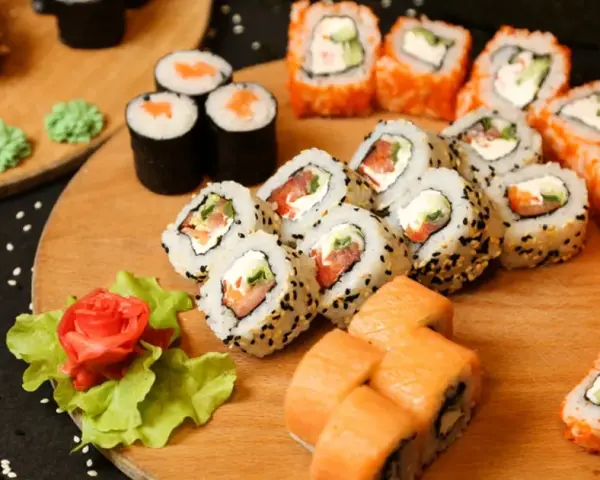 Co potrzebne do sushi? Lista zakupów i narzędzi dla początkujących