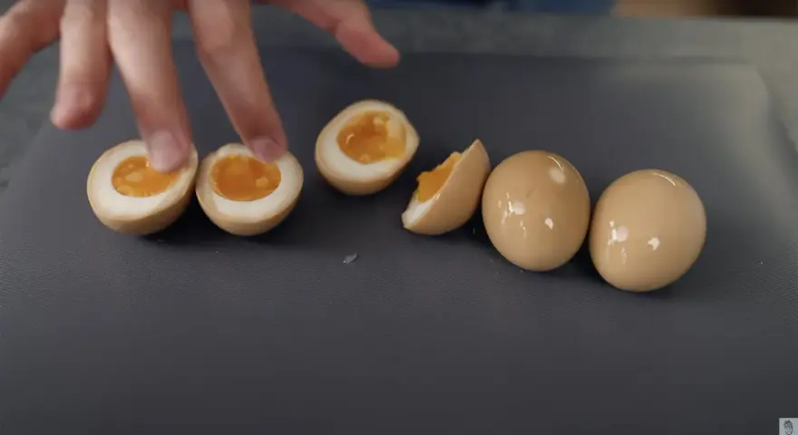 Idealne jajko do ramenu: przepis na Ajitsuke Tamago krok po kroku