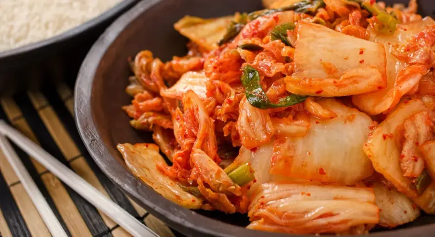 Kimchi: Co to jest? Smak, przepis, zdrowie i jak zacząć