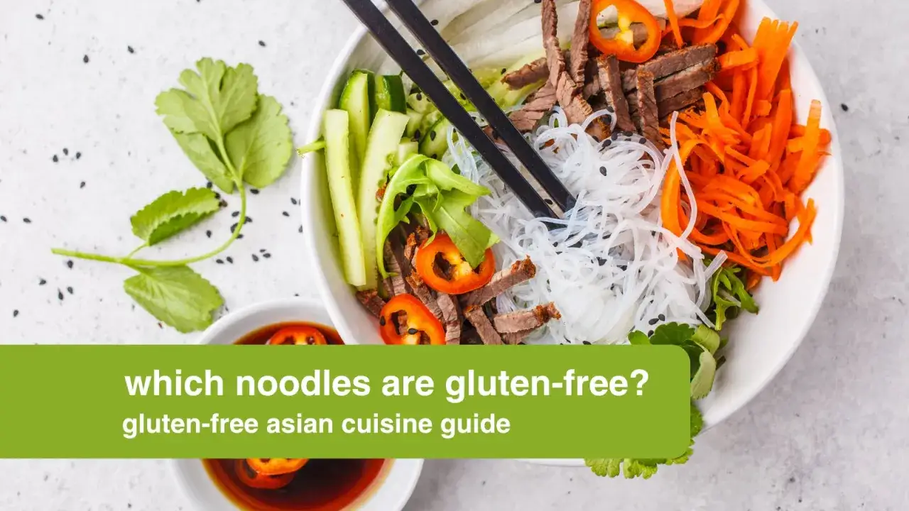 Azjatycka miska z makaronem ryżowym, wołowiną, warzywami i sosem. Czy jęczmień ma gluten? Dowiedz się, jakie makarony są bezglutenowe.